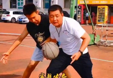 华体会体育app独家专访：探讨篮球教练如何通过视频回放与数据分析实现战术优化及比赛决策