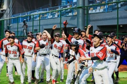 「华裔新秀强势崛起：华体会体育app 讲述亚裔背景选手如何在 MLB 勇敢追逐棒球梦」