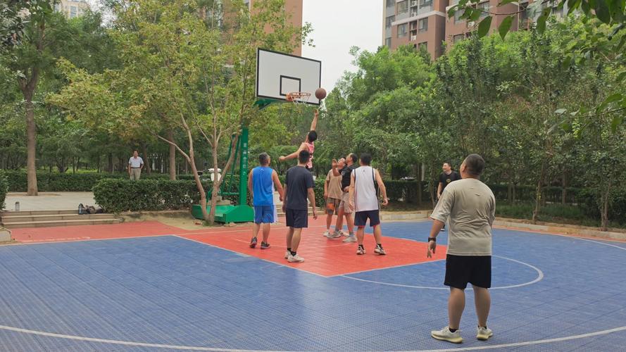 华体会体育app全程记录:解析篮球明星在赛季中如何通过科学训练、技术分析及心理辅导保持最佳状态
