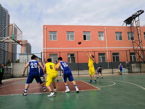 华体会体育官网深度解读:解析篮球联赛中球队内部管理、薪资结构及转会策略对竞技水平的影响