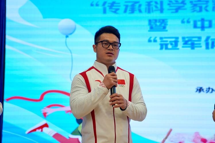 「浇不灭的热血:华体会体育 采访某些老将对棒球的炽爱与回馈社区青少年训练营」